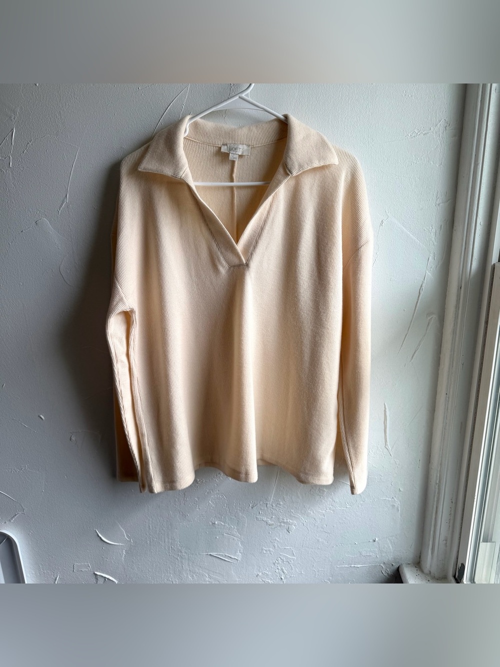 Loft Outlet Cream Ribbed Knit Collared V-neck Top Size Large
